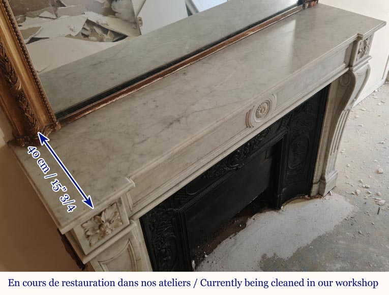 Cheminée de style Louis XVI en marbre de Carrare à ornement fleural et fleur de tournesol Cheminée de style Louis XVI en marbre de Carrare à ornement fleural et fleur de tournesol-9