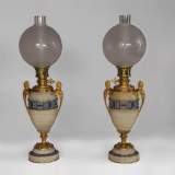 Belle paire de lampes en onyx, émaux cloisonnés et bronze doré à décor de Sphinges
