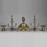 Garniture de cheminée en bronze à deux patines de style Napoléon III aux masques de Comédie Antique