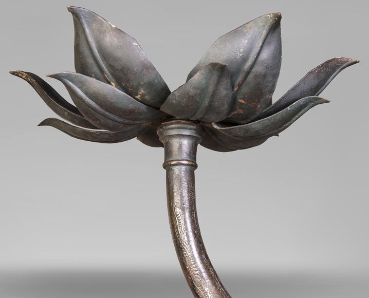 Lustre en bronze à patine brune à décor de dragon en vol et branches de cerisier en fleurs-6
