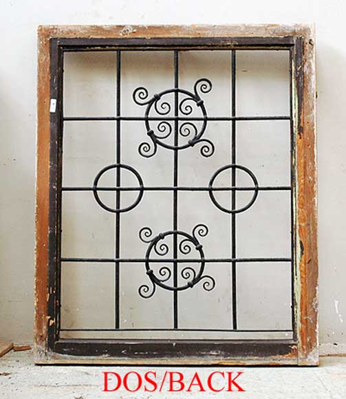 Paire de fenêtres carrées en fer forgé-12