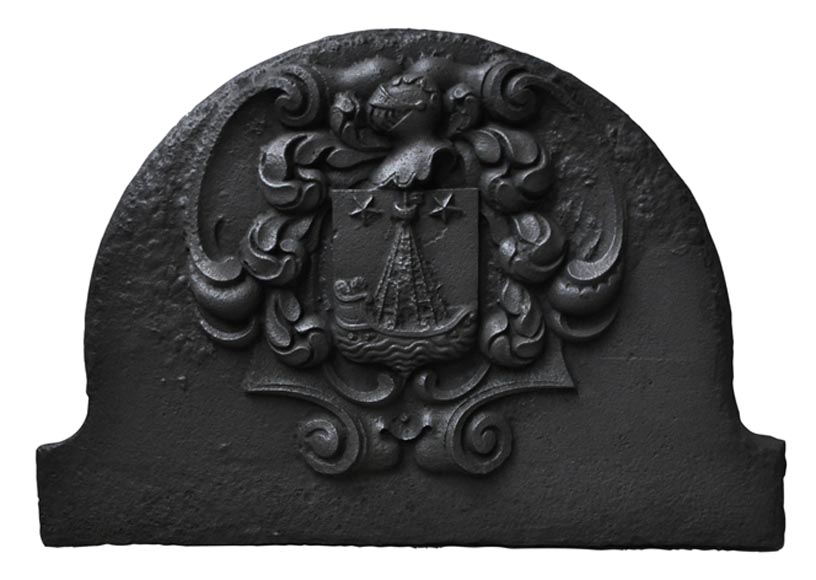 Belle plaque de cheminée cintrée aux Armes de la ville de Paris-0
