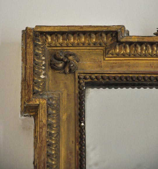 Grand trumeau ancien de style Louis XVI en bois et stuc doré à décor d'oiseaux-3