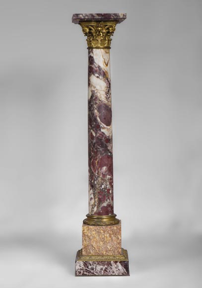 Très belle paire de colonnes en marbre Brèche Violette, Brocatelle Jaune et Levanto Rouge à ornements de bronze doré-2