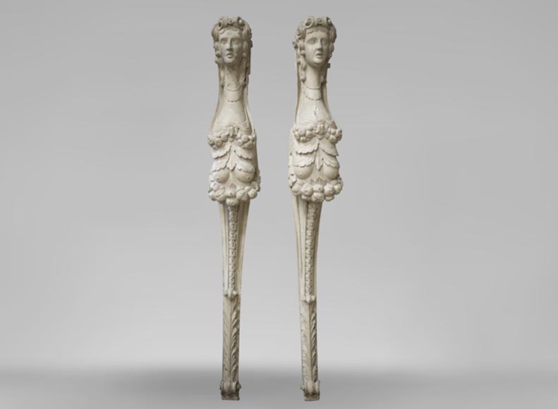 Paire de cariatides engainées en bois sculpté et peint du XVIIIè siècle-0