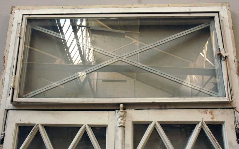 Fenêtre vitrée en bois d'époque Restauration -1