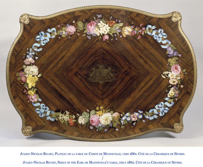 Julien-Nicolas RIVART (1802-1867) - Table en bois de rose de style Louis XV à décor de couronne de pivoines en marqueterie de porcelaine -7