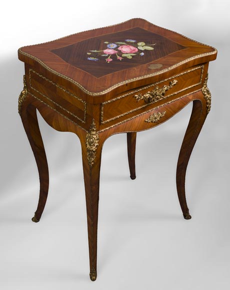 Julien-Nicolas RIVART (1802-1867) - Élégante table à ouvrage armoriée à décoration de marqueterie de porcelaine-1