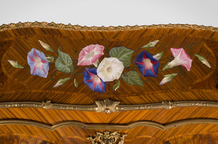 Alphonse GIROUX et cie (1838-1867) et Julien-Nicolas RIVART (1802-1867) - Très beau bureau de pente aux espagnolettes à décor de roses en incrustation de porcelaine-3