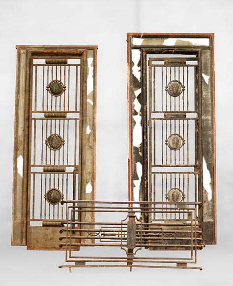 POILLERAT Gilbert - Paire de portes et garde-corps Art Déco en fer forgé et bronze, 1936-0