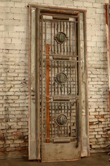 POILLERAT Gilbert - Paire de portes et garde-corps Art Déco en fer forgé et bronze, 1936-1