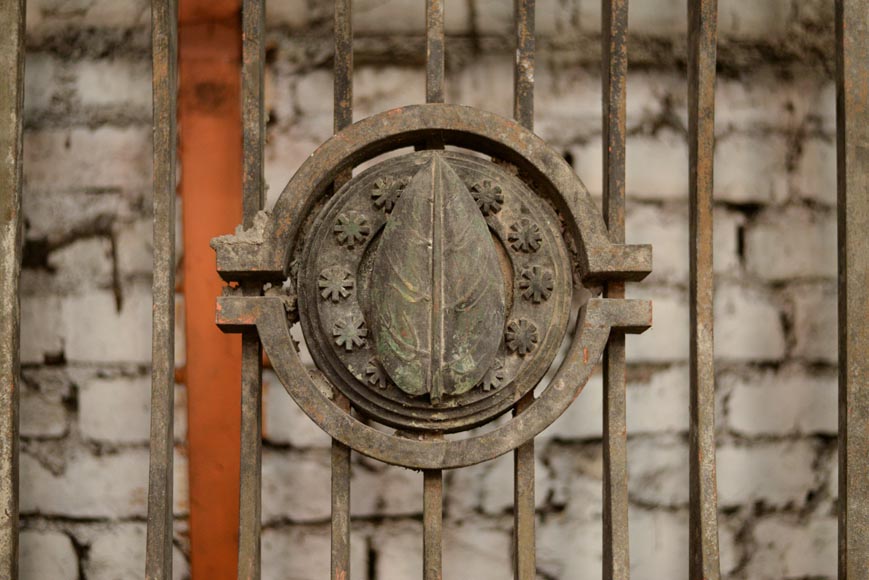 POILLERAT Gilbert - Paire de portes et garde-corps Art Déco en fer forgé et bronze, 1936-6