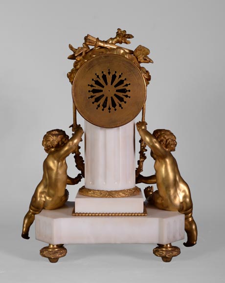 Petite pendule aux putti de Perrineau, de style Louis XVI-11