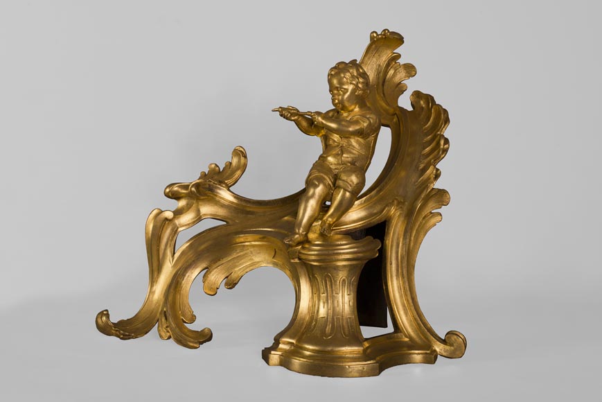 Superbe paire de chenets en bronze doré d'époque Louis XV aux putti soufflant des bulles de savon, dorure d'origine-2
