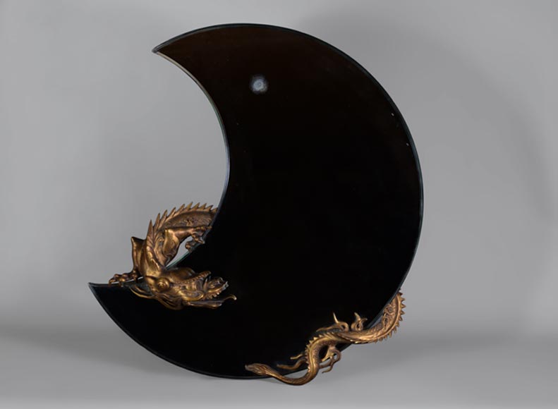 Gabriel VIARDOT (Att. à) - Très beau miroir japonisant en croissant de lune au dragon en bronze patiné-0