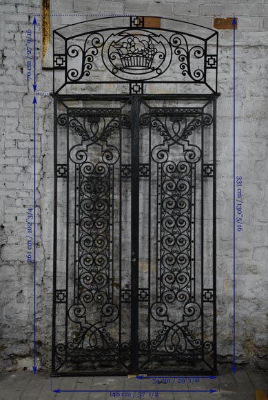 Ancienne porte Art Déco en fer forgé au panier de fruits, années 1930-7