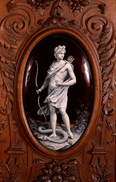  MAZAROZ-RIBAILLIER & SOYER Théophile — Important cabinet de présentation de style Néo-Renaissance en noyer sculpté, à émaux peints-4