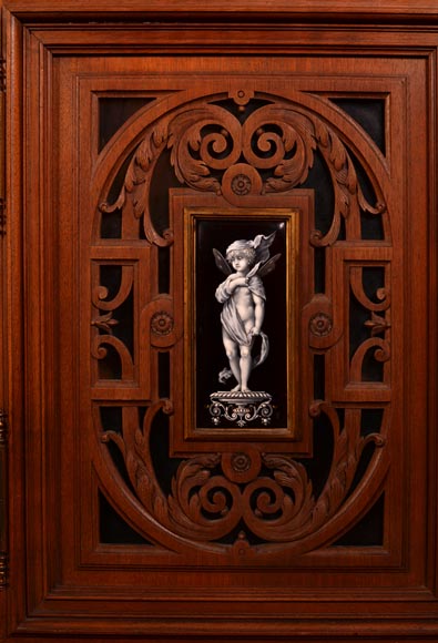  MAZAROZ-RIBAILLIER & SOYER Théophile — Important cabinet de présentation de style Néo-Renaissance en noyer sculpté, à émaux peints-7