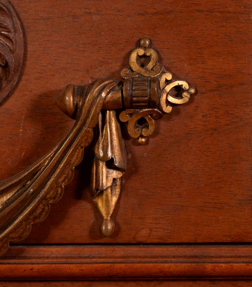  MAZAROZ-RIBAILLIER & SOYER Théophile — Important cabinet de présentation de style Néo-Renaissance en noyer sculpté, à émaux peints-15