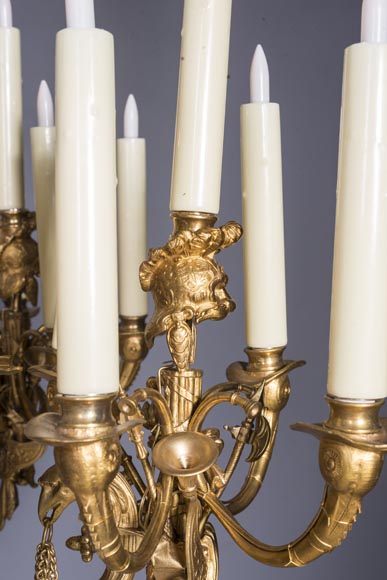 Jean-François-Théodore GECHTER (1795–1844 ) & Nicolas-Germain CHARPENTIER (1807–1864), Ensemble comprenant un lustre et une paire d’appliques aux porte-étendards et trophées-11