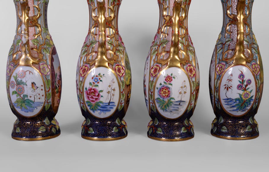 MANUFACTURE DE BAYEUX - Suite de quatre vases à décor polychrome et or de Chinois-6