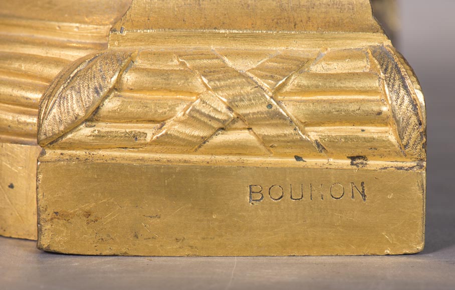 BOUHON Frères - Paire de chenets de style Louis XVI aux putti-8