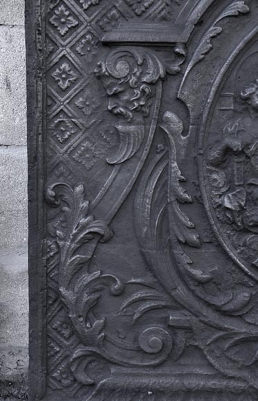 Grande plaque de cheminée ancienne de style Louis XV représentant Diane et les sages, XVIIIème siècle-3