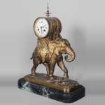 Christophe FRATIN (1801-1864) rare pendule à l'éléphant d'Asie, en bronze doré et patiné