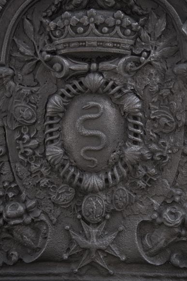 Extraordinaire plaque de cheminée aux armes de Jean-Baptiste Colbert, marquis de Seignelay-2