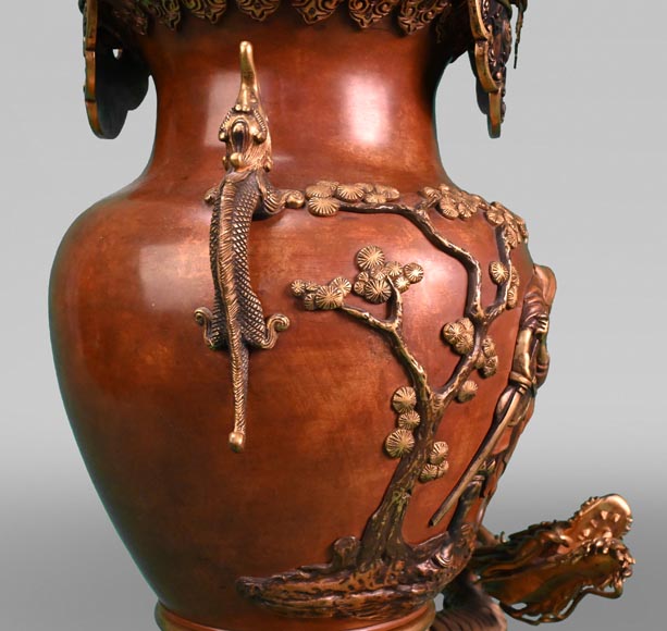 L'ESCALIER DE CRISTAL, Vase formant pendule à la monture au dragon, après 1885-8