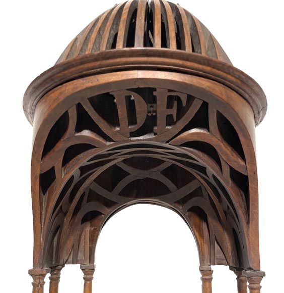 Chef d’œuvre de compagnonnage en noyer-2