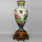 Très beau et important vase balustre Napoléon III en porcelaine sur une base en placage de bois et écailles