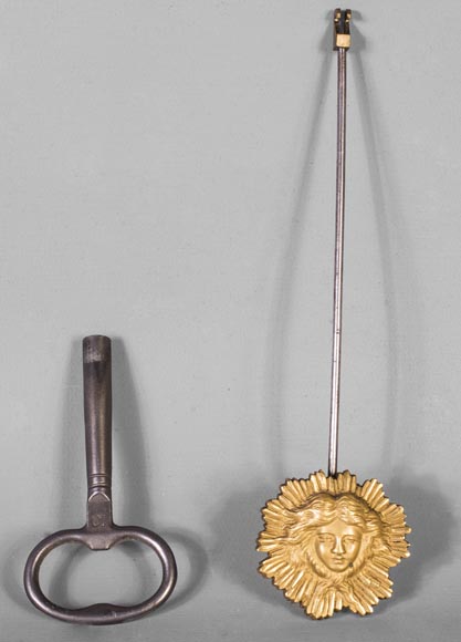 Pendule de style Napoléon III en bronze doré à décor perlé-11