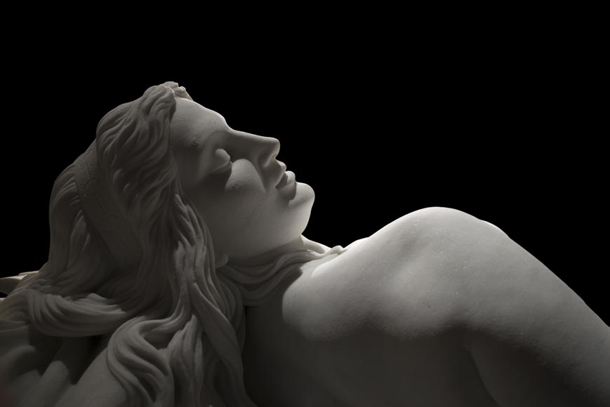 Magnifique statue en marbre Statuaire de Carrare représentant  