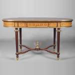 Exceptionnelle table de style Napoléon III en marqueterie de bois de diverses variétés, seconde moitié du XIXe siècle