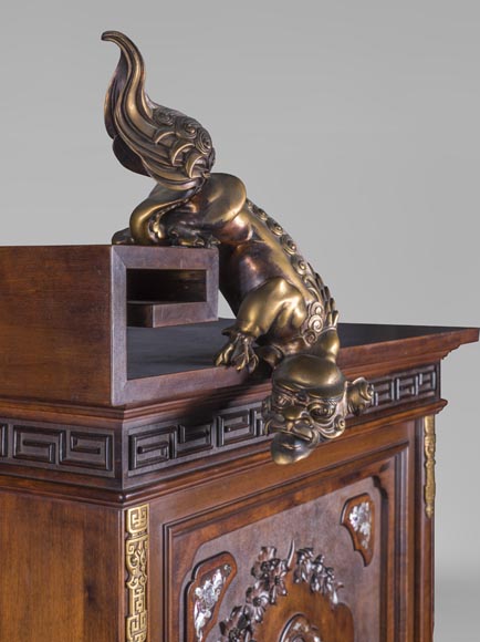 Gabriel VIARDOT (1830-1906) - Cabinet à étagères au chien de Fô à décor de nacre-3