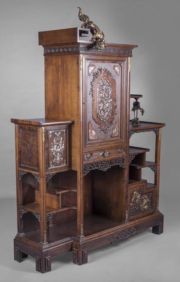 Gabriel VIARDOT (1830-1906) - Cabinet à étagères au chien de Fô à décor de nacre-9