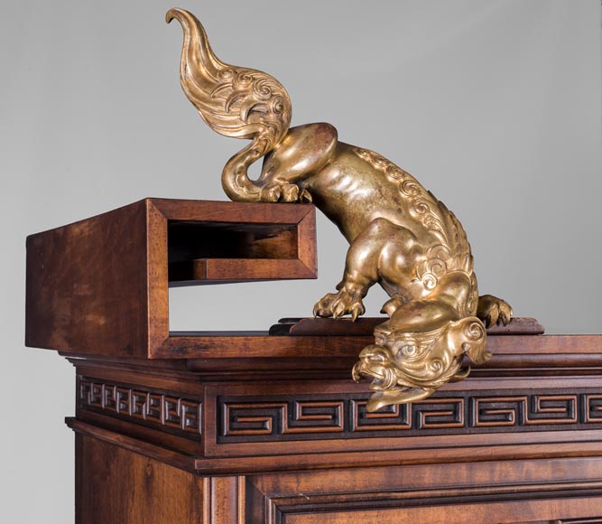 Gabriel VIARDOT (1830-1906) - Meuble étagère à décor de dragon et chien de Fô-2