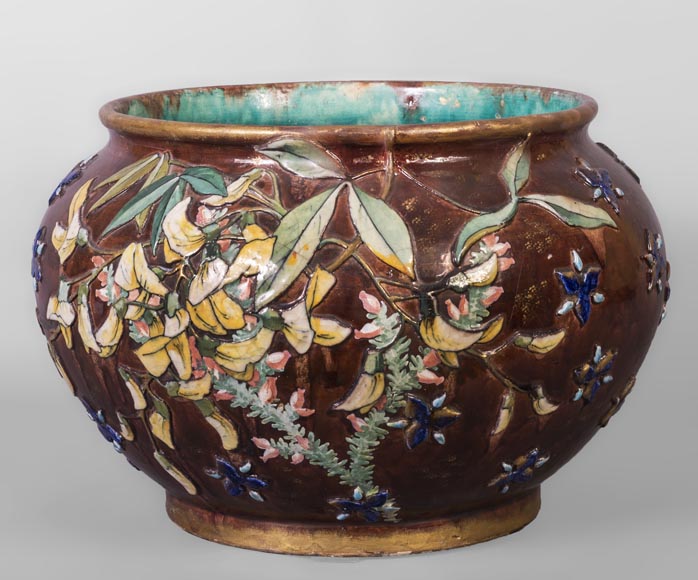 Fernand THESMAR, Cache pot en céramique au décor floral en émail appliqué-0