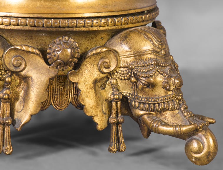 Très belle paire de vases en émail cloisonné de style Orientaliste à têtes d'éléphants d'après Edouard Lièvre-8