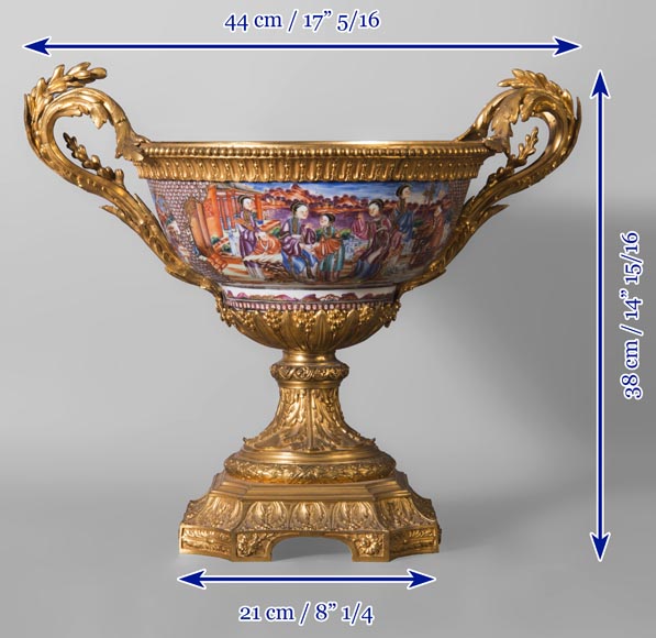 Coupe en porcelaine de Canton avec très belle monture en bronze doré, XIXe siècle-14