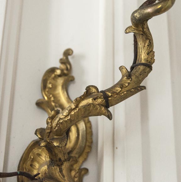 Paire d'appliques Louis XV en bronze doré-3