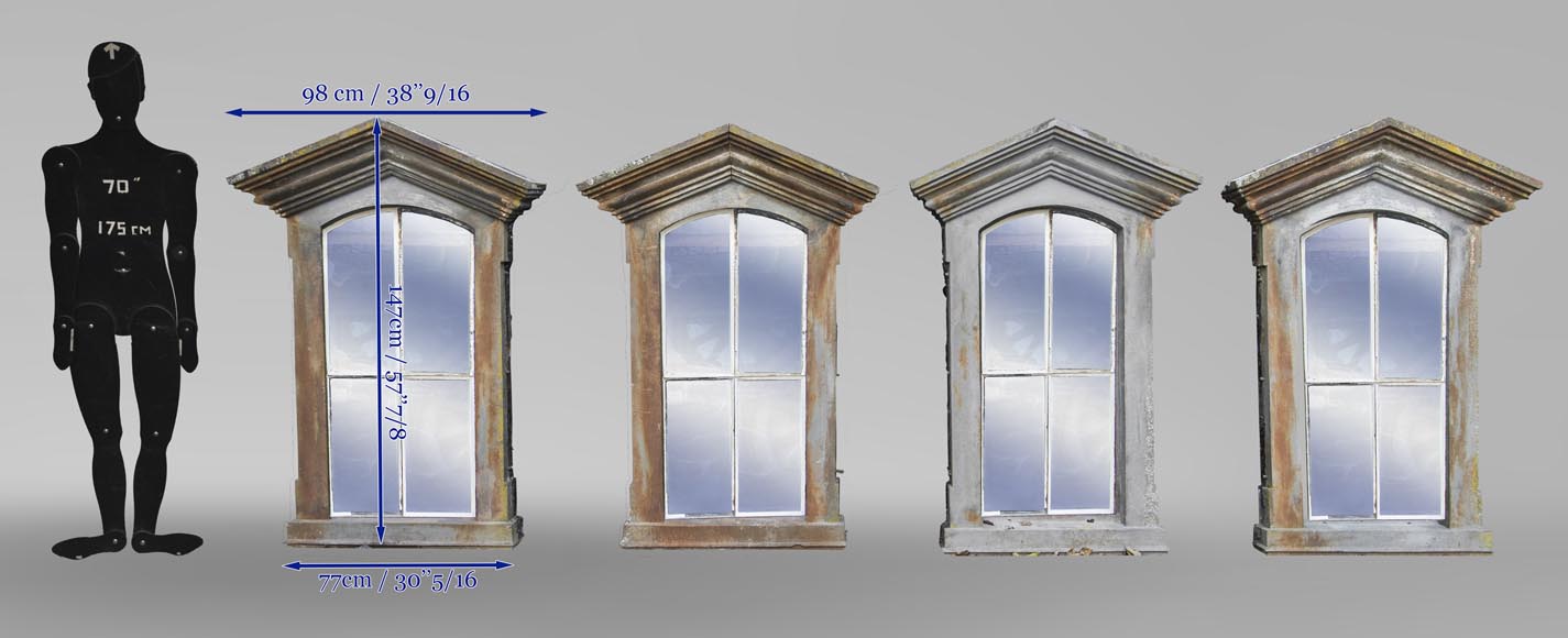 Ensemble de quatre encadrements de fenêtres en fonte-8