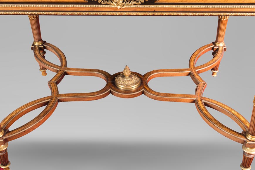 Henri-Auguste FOURDINOIS (1830-1907) - Bureau plat de milieu de style Louis XVI -5