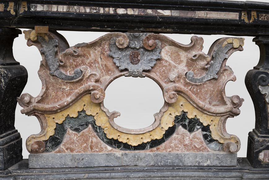 Paire de balustrades de style Baroque en marbre polychrome-2