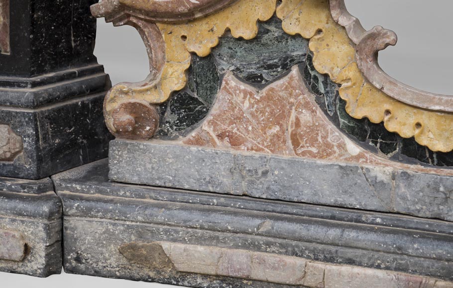Paire de balustrades de style Baroque en marbre polychrome-10