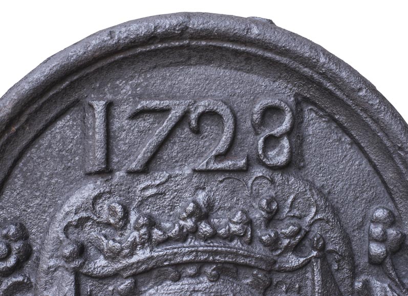 Plaque de cheminée aux armoiries de Paul-Jules de La Porte-Mazarin datée 1728-1