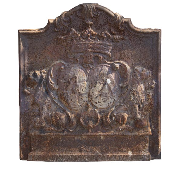Ancienne plaque de cheminée du XVIIIe, aux armoiries et lions assis-0