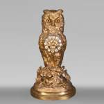 Travail français, Pendule hibou en bronze doré, fin XIXe siècle
