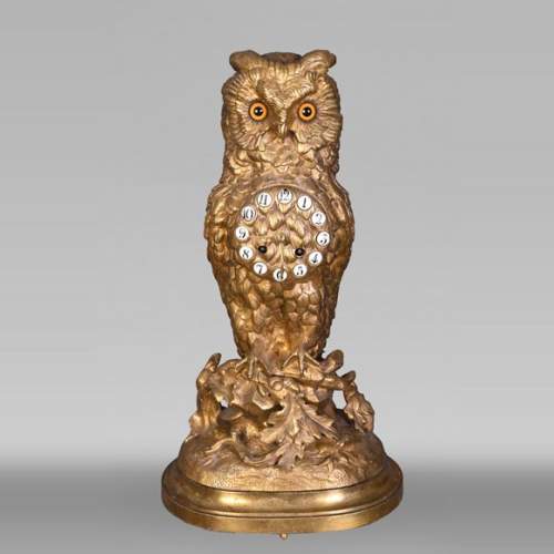 Travail français, Pendule hibou en bronze doré, fin XIXe siècle